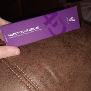 Moodstruck epic 4D Younique mascara